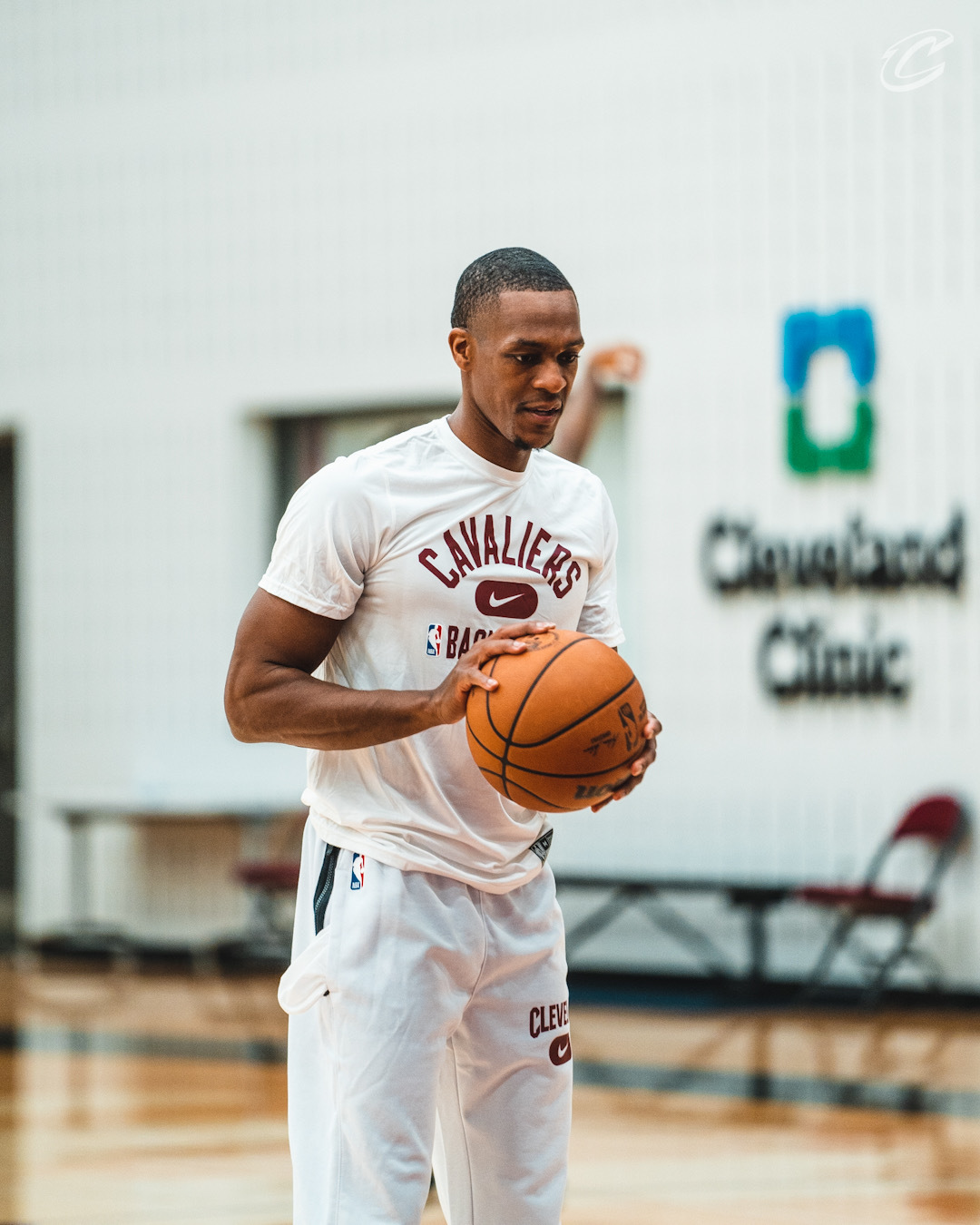 开云官网-包含勒沃库森训练开放日，赛前主帅复盘引欢呼，NBA常规赛在即，轮换策略成焦点的词条